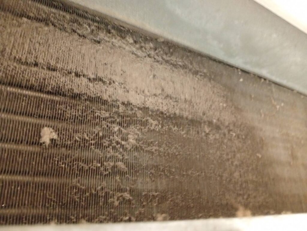 宜蘭吊隱式冷氣清洗全攻略  宜蘭專業拆洗吊隱式冷氣  你看不到，但我們幫你洗得1清2楚