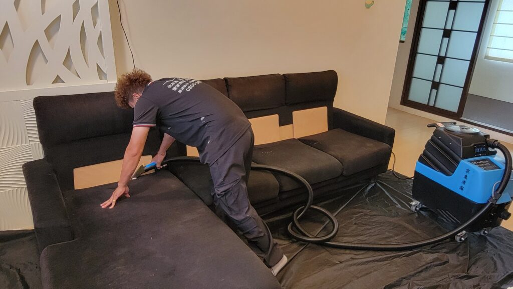 林口沙發為何要定期清潔保養   新莊沙發 保養讓你的沙發再戰10年！別小看髒汙的危害