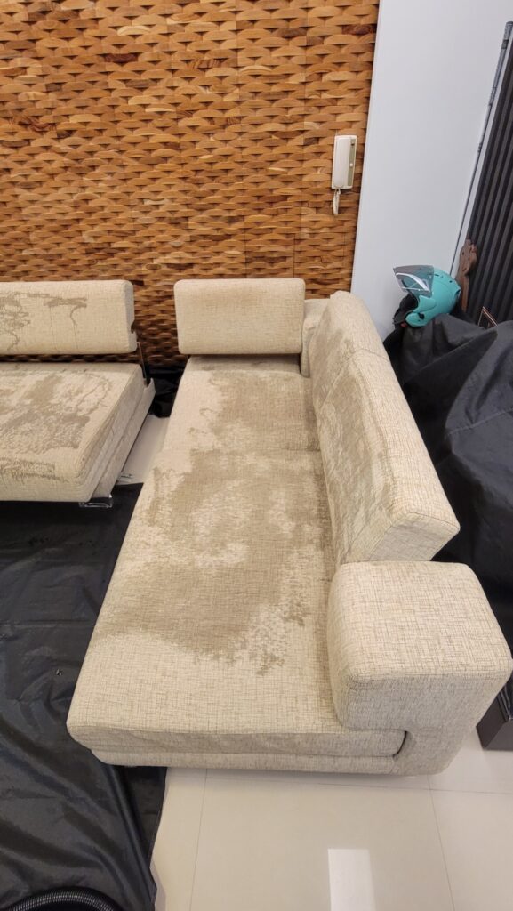 泰山沙發髒了專業深洗還你原色     三重沙發重生術 乾淨看得見   洗完像新的1樣！