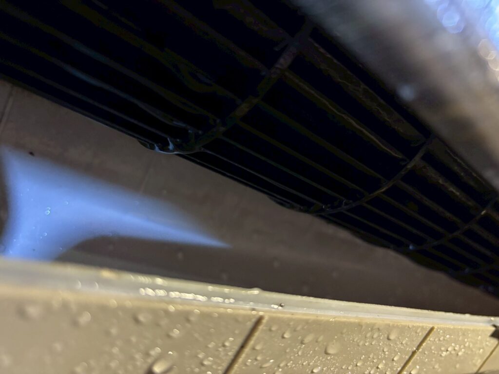 羅東冷氣裡的髒污   宜蘭冷氣洗完像新機    洗冷氣這件事千萬別省！